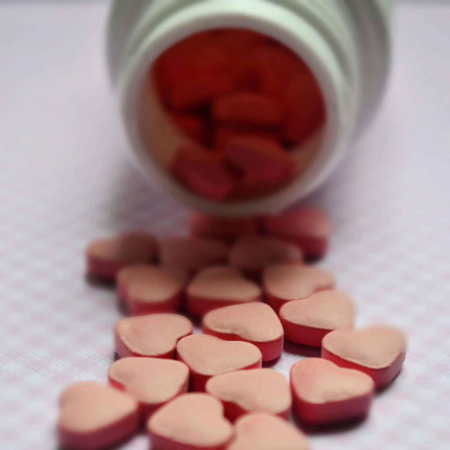 Paarbeziehungs-Prophylaxe - Lichtblick zu zweit ist ein Angebot für Paare, die sich bewusst Zeit für ihre Beziehung nehmen möchten. Nicht erst, wenn alles eskaliert ist. Sondern auch dann, wenn Sie merken: Wir möchten uns wieder mehr wahrnehmen. Wir möchten kleine wiederkehrende Themen besprechen. Wir möchten nicht nur durch den Alltag kommen, sondern als Paar wieder mehr in Kontakt sein.
