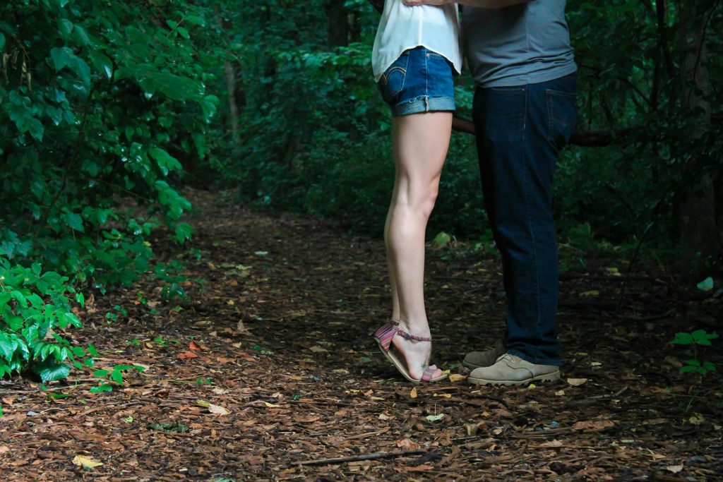 Gefühle – verrückte Reaktionen oder ein Wunder des Menschseins? - Manchmal überrollen sie uns. Manchmal halten sie sich versteckt. Und manchmal erscheinen sie uns einfach unlogisch. Gefühle – sie sind kraftvoll, intensiv, manchmal verwirrend. Gerade wenn wir das Gefühl haben, „zu viel“ zu fühlen, „falsch“ zu reagieren oder nicht mehr zu wissen, was eigentlich los ist, fragen wir uns: Wozu das alles? Wäre es nicht einfacher, weniger emotional zu sein?