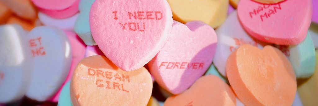 Offene Beziehung, Polyamorie & Co. – wenn Liebe neue Räume sucht 6 Offene Beziehung, Polyamorie & Co. – wenn Liebe neue Räume sucht - Doch so viel Offenheit will gestaltet werden. Eine offene Beziehung ist nicht automatisch reifer oder beziehungsfähiger – sie ist anders. Sie braucht mehr Gespräch, mehr Reflexion, mehr Bewusstheit.